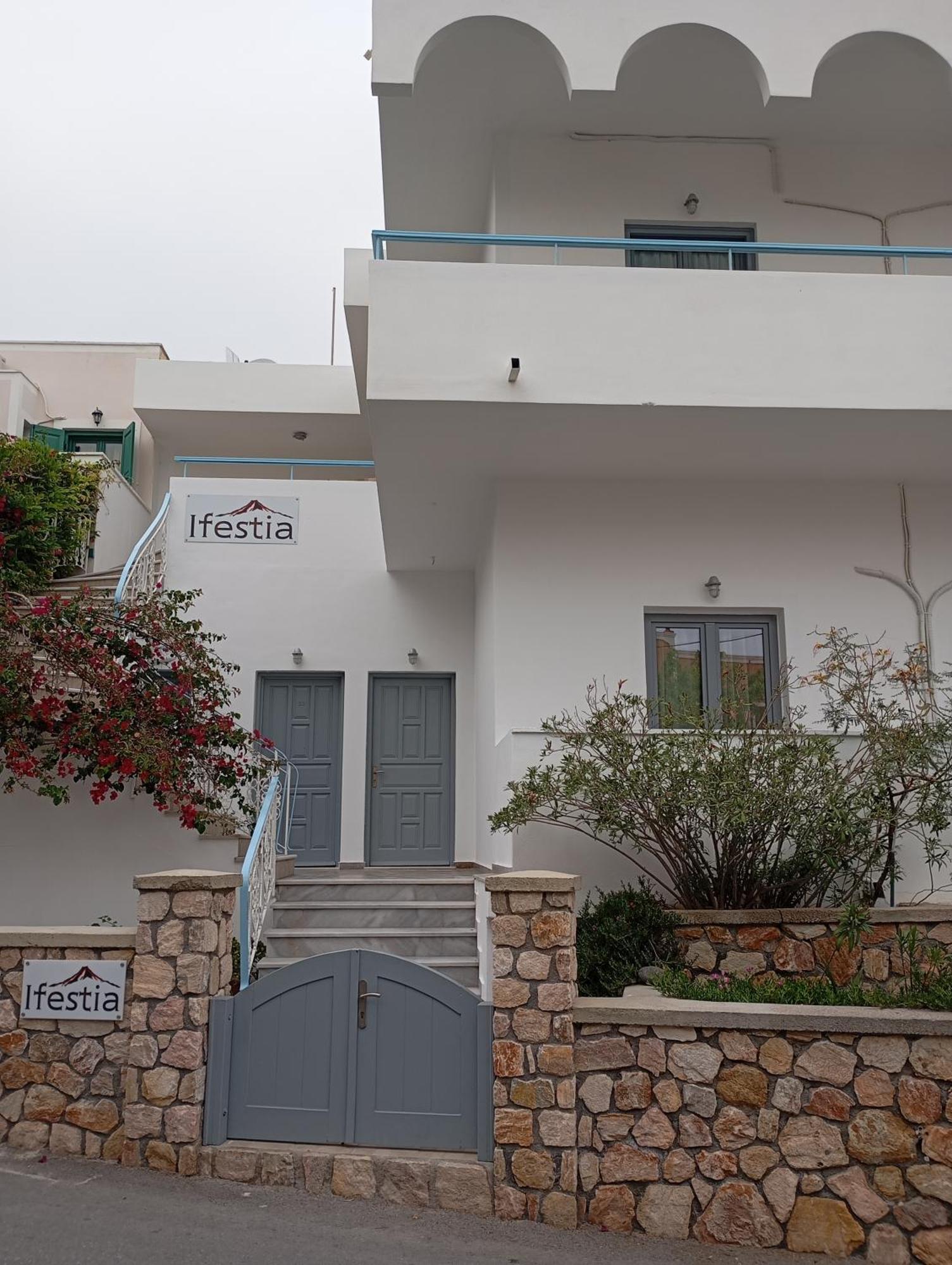 Ifestia Hotel Kamári Exterior foto