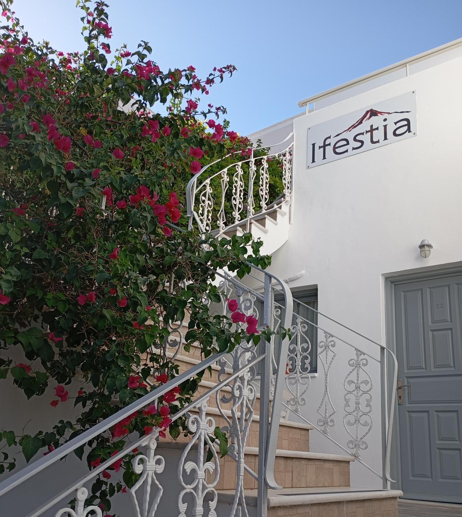 Ifestia Hotel Kamári Exterior foto